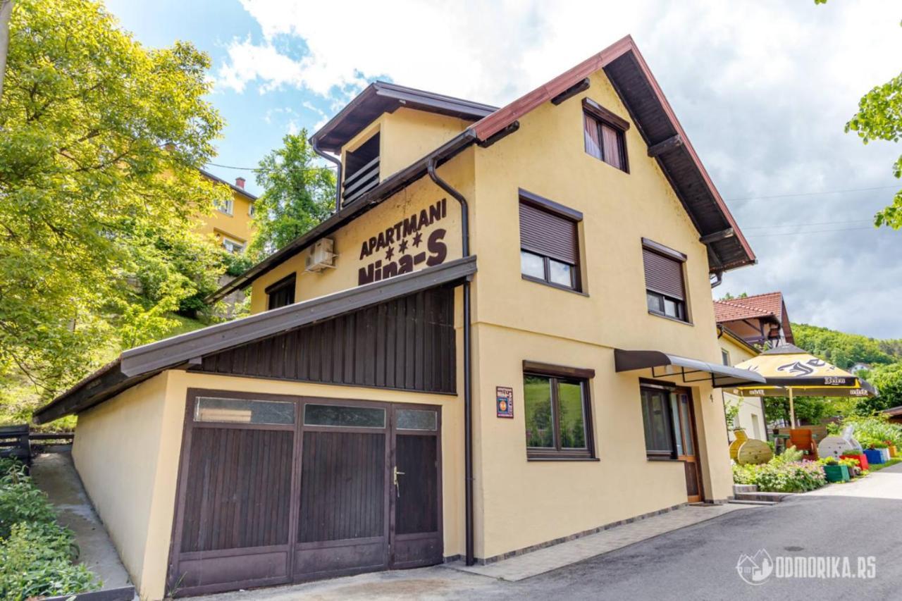 Apartmani Nina S Баина Баща Екстериор снимка