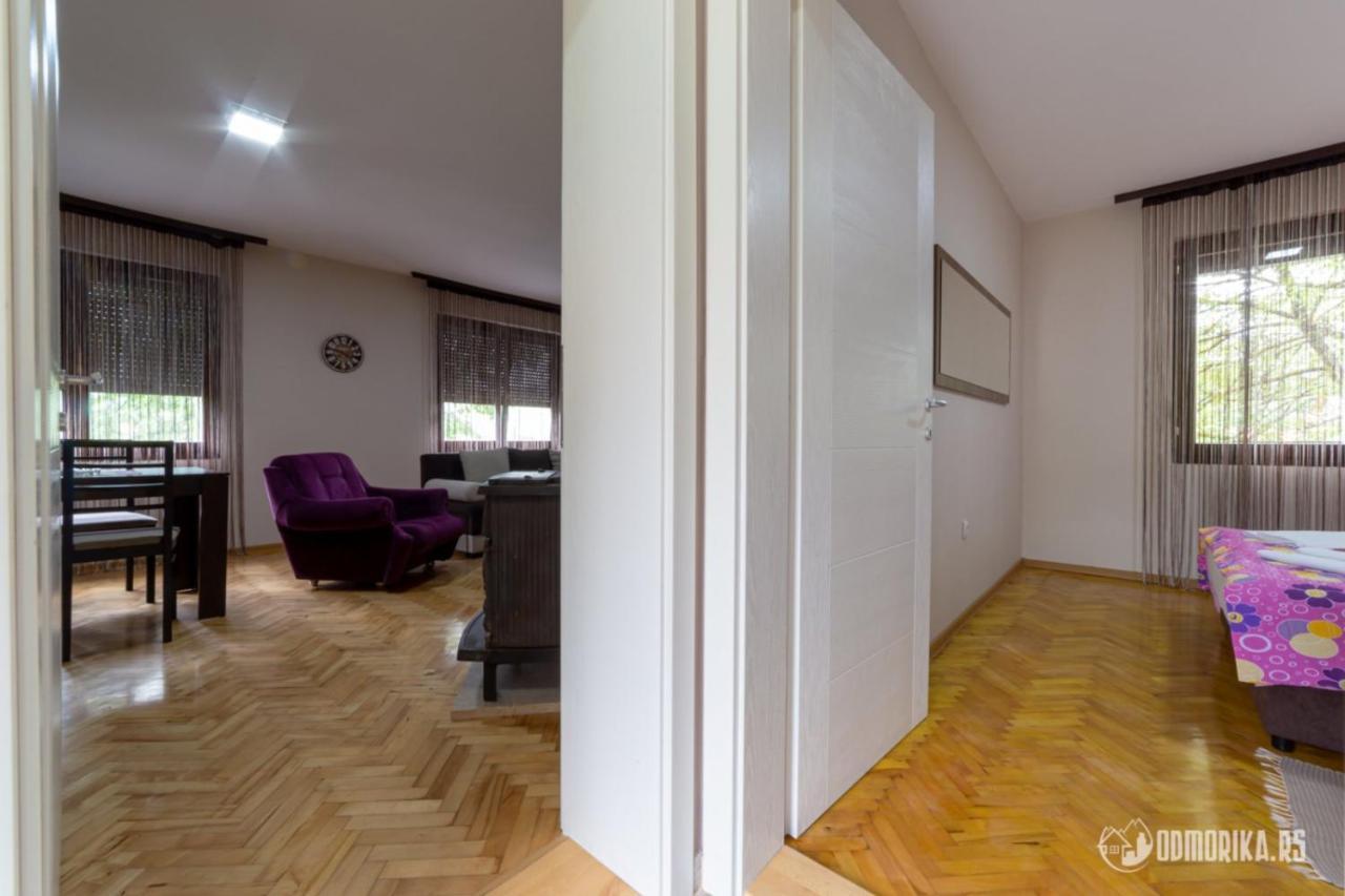Apartmani Nina S Баина Баща Екстериор снимка