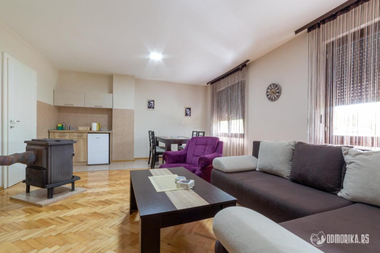 Apartmani Nina S Баина Баща Екстериор снимка